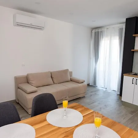 Exclusive Almissa With Swimming Pool And Sea View Villa *