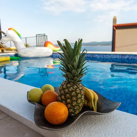 Exclusive Almissa With Swimming Pool And Sea View Lokva Rogoznica