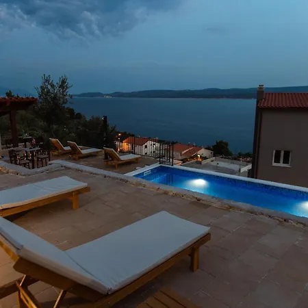 Villa Exclusive Almissa With Swimming Pool And Sea View