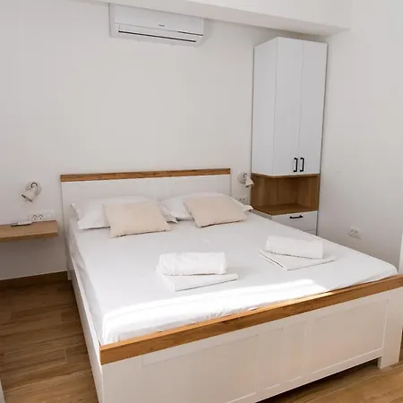 Exclusive Almissa With Swimming Pool And Sea View Lokva Rogoznica