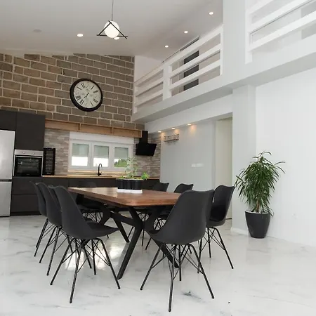 Exclusive Almissa With Swimming Pool And Sea View Lokva Rogoznica