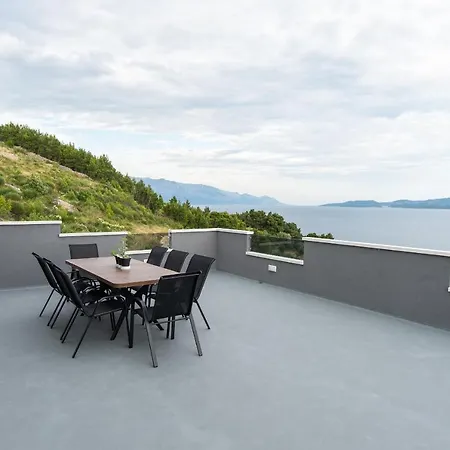 Exclusive Almissa With Swimming Pool And Sea View