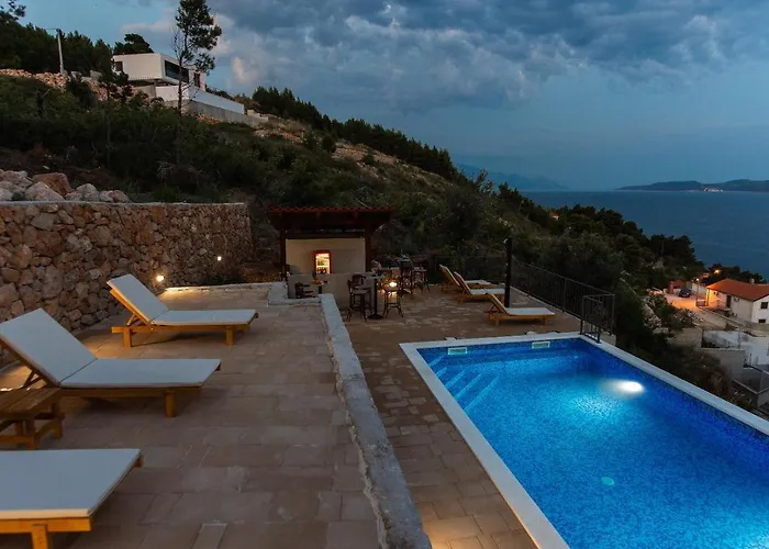 别墅 Exclusive Almissa With Swimming Pool And Sea View 洛克瓦罗戈兹尼察