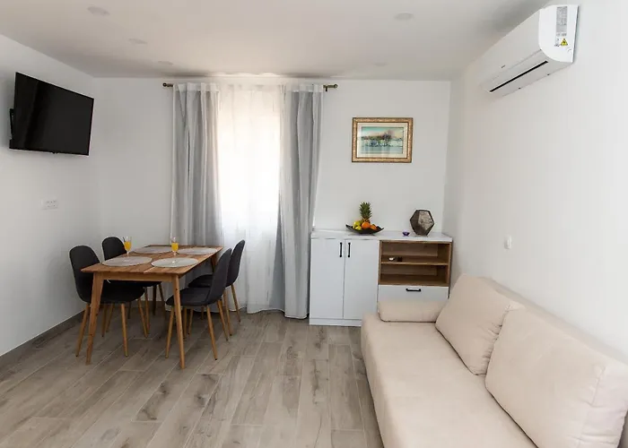 Exclusive Almissa With Swimming Pool And Sea View 别墅 *