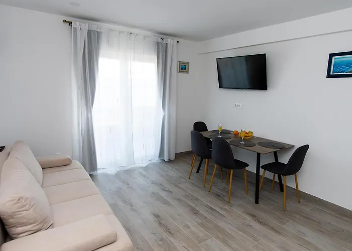 别墅 Exclusive Almissa With Swimming Pool And Sea View 洛克瓦罗戈兹尼察