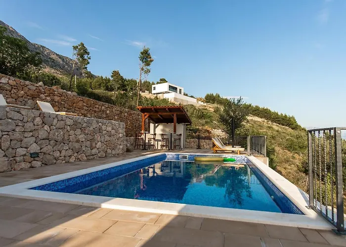 别墅 Exclusive Almissa With Swimming Pool And Sea View 洛克瓦罗戈兹尼察