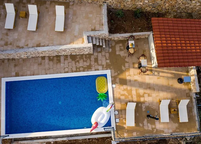 Exclusive Almissa With Swimming Pool And Sea View 别墅 洛克瓦罗戈兹尼察
