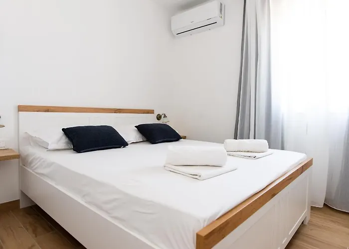 Exclusive Almissa With Swimming Pool And Sea View 别墅 *