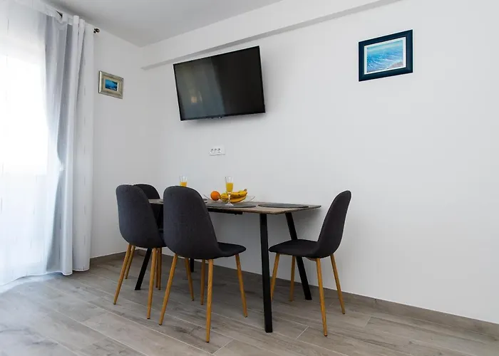 Exclusive Almissa With Swimming Pool And Sea View 别墅 洛克瓦罗戈兹尼察