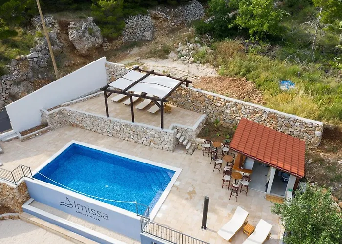 Exclusive Almissa With Swimming Pool And Sea View 洛克瓦罗戈兹尼察