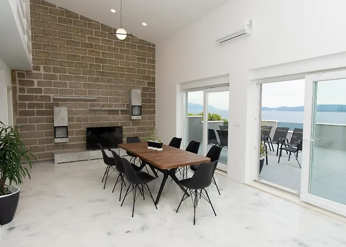 Exclusive Almissa With Swimming Pool And Sea View 别墅 *