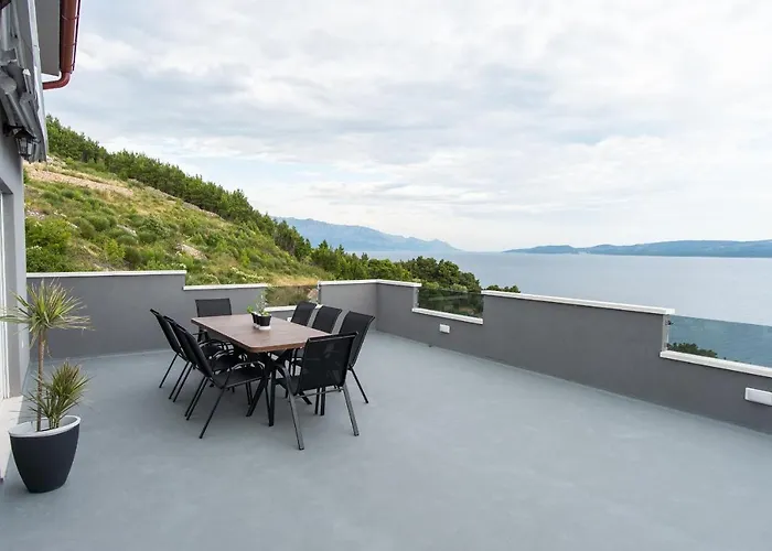 Exclusive Almissa With Swimming Pool And Sea View