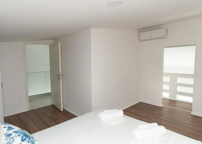 Exclusive Almissa With Swimming Pool And Sea View