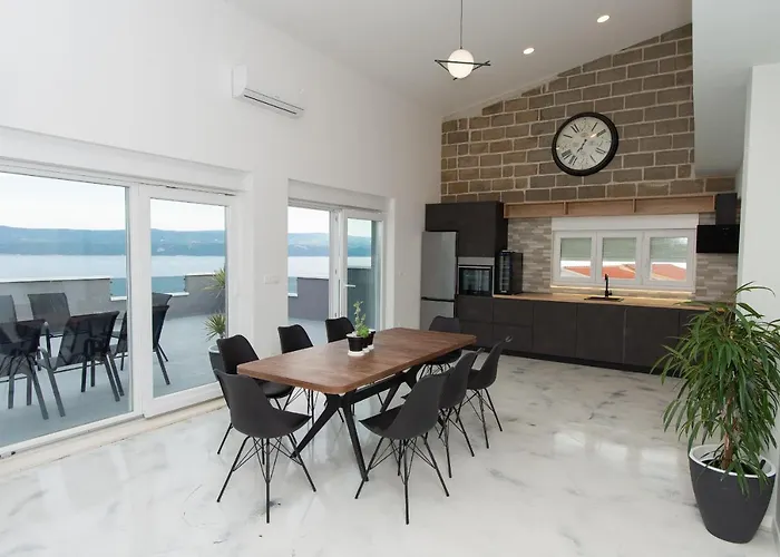 别墅 Exclusive Almissa With Swimming Pool And Sea View 洛克瓦罗戈兹尼察